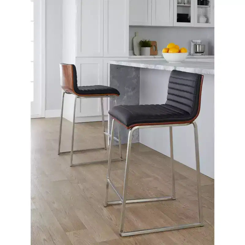 Sgabelli da bar da 26" altezza bancone con seduta in similpelle e schienale in legno di noce – Set da 2