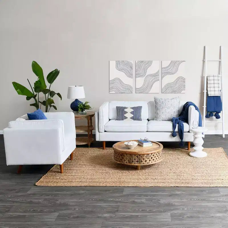 Poltrona con braccioli e sponde alte imbottita Atley Modern Storied Home, bianco costiero: elegante poliestere, telaio in acciaio