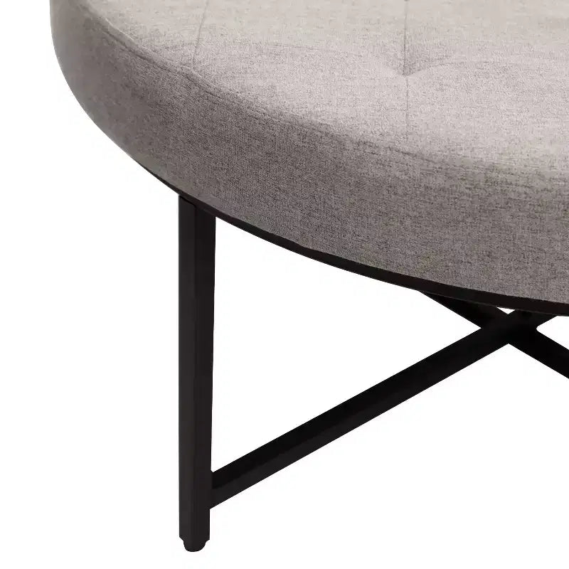 Pouf ottomano trapuntato in cotone e lino rotondo da 34", con struttura in metallo