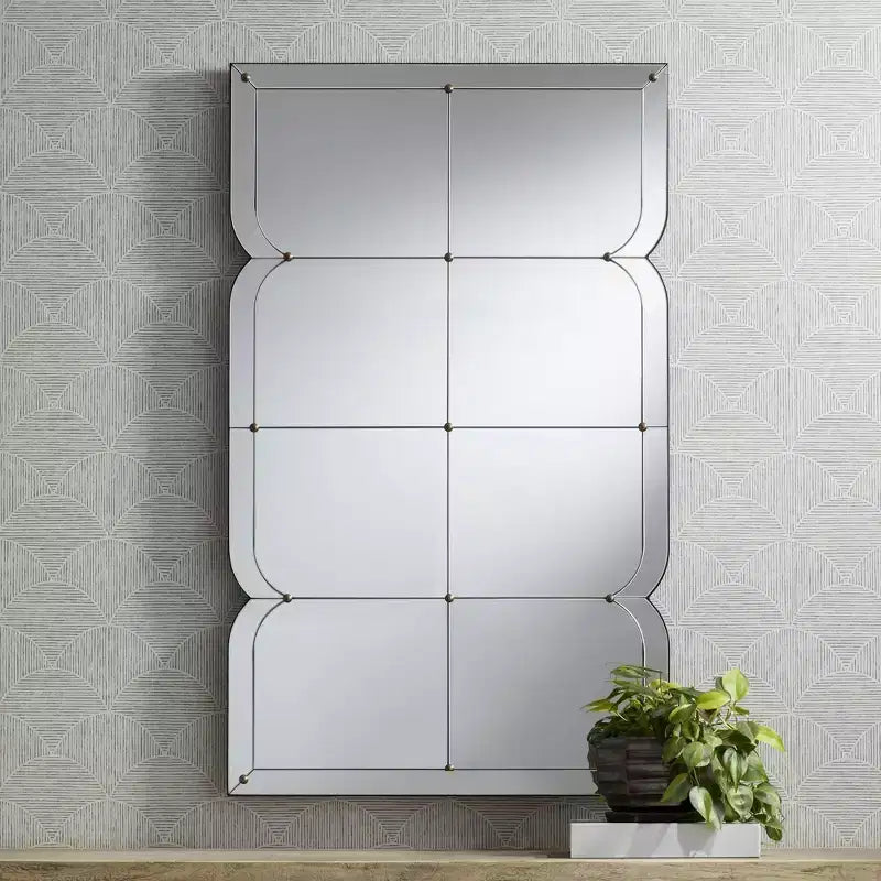 Specchio da parete curvo multi-pannello con punti dorati – 67,3 cm L x 111,7 cm H