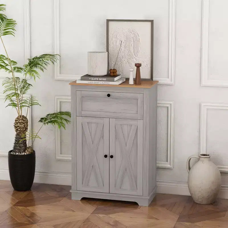 Credenza in stile rustico con ante, cassetto e ripiano regolabile