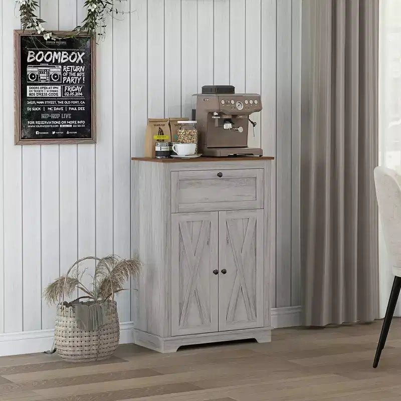 Credenza in stile rustico con ante, cassetto e ripiano regolabile