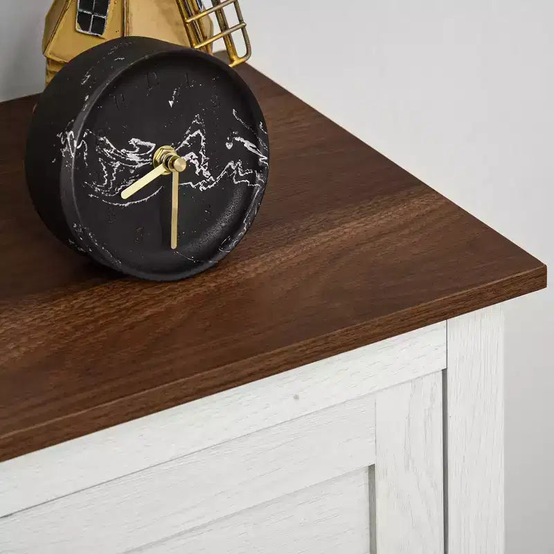 Credenza in stile rustico con ante, cassetto e ripiano regolabile
